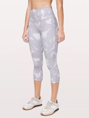 Lululemon Wunder Under HR Crop Legging size 4